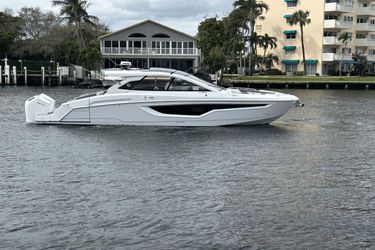 42' Cruisers Yachts 2022 Yacht For Sale
